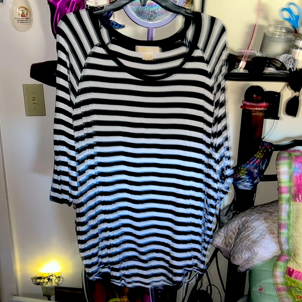 Woman’s black & white tunic sz 1X